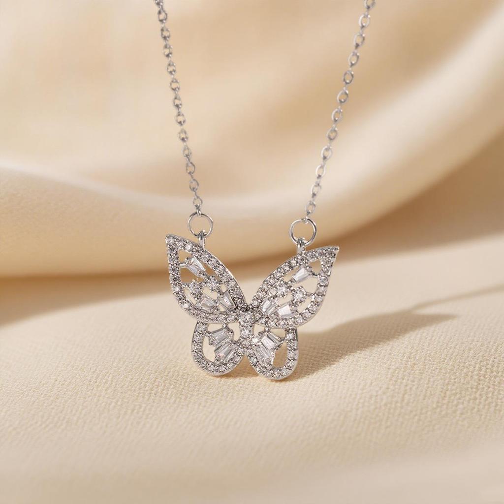 Elegant Light Luxury Zircon Necklace for Women - Gold-Plated, Simple Clavicle Chain