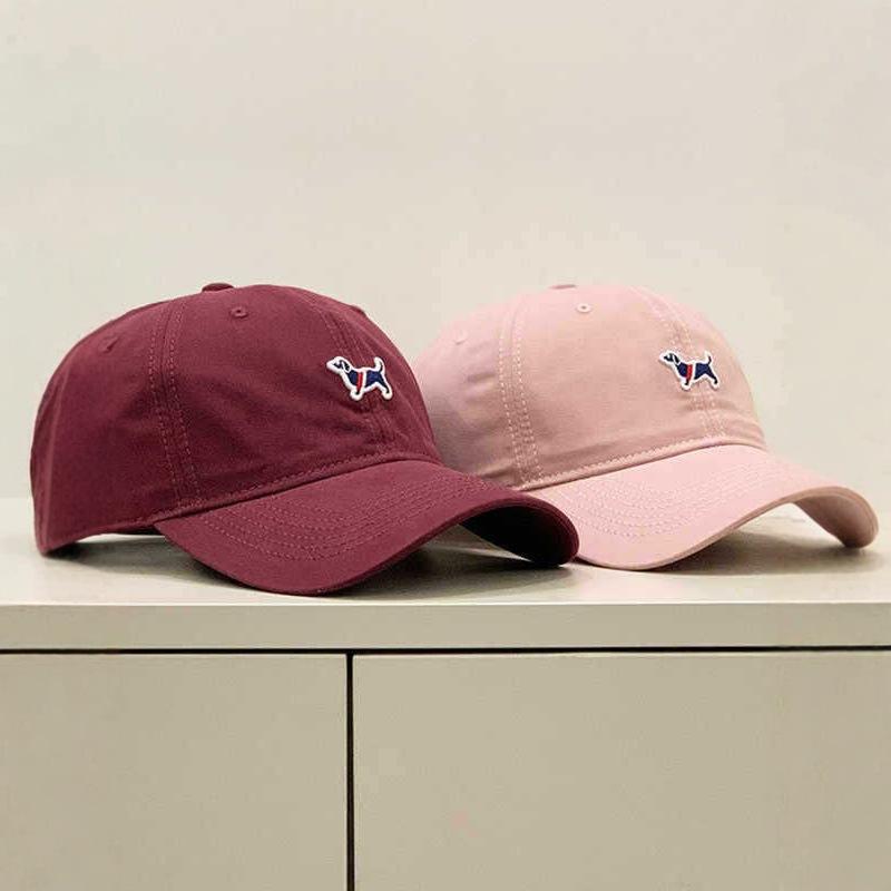 Personalized spring and summer new dachshund dog embroidered baseball cap new big head circumference adjustable cap tide