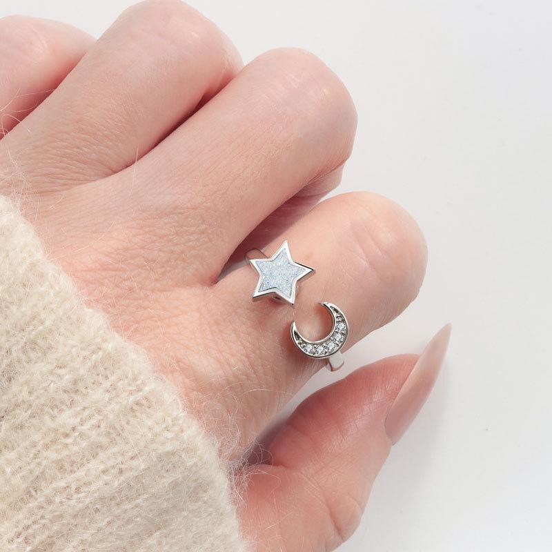Women'S Fashion Copper Knuckle Rings With Star Moon Design Diamond Embedded Anti-Stress Anxiety Relief Rotating Ring