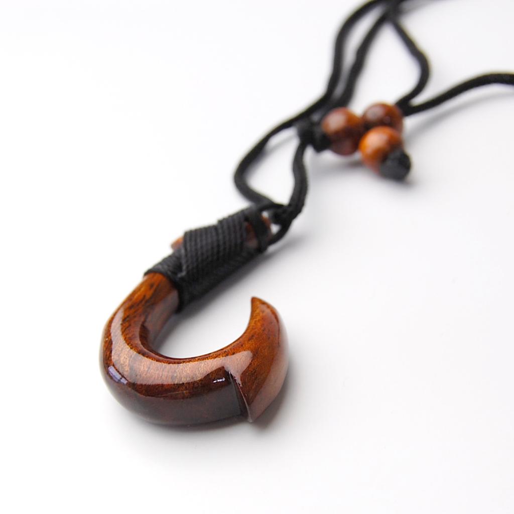 [Breezy Island] Hawaiian Accessory Koa Wood Pendant Fish Hook Size L - Hangs Up Good Fortune - Precious Hawaiian Koa Wood That Shines with an Amber