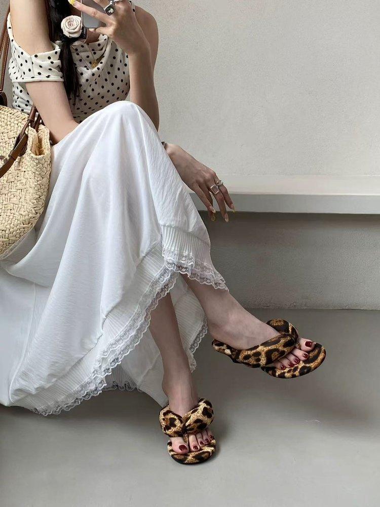 New Footwear Flock Women Wedges Slippers Flip Flops Fashion Round Toe Ladies Wedges Toe Clip High Heel Shoes Female Sandals