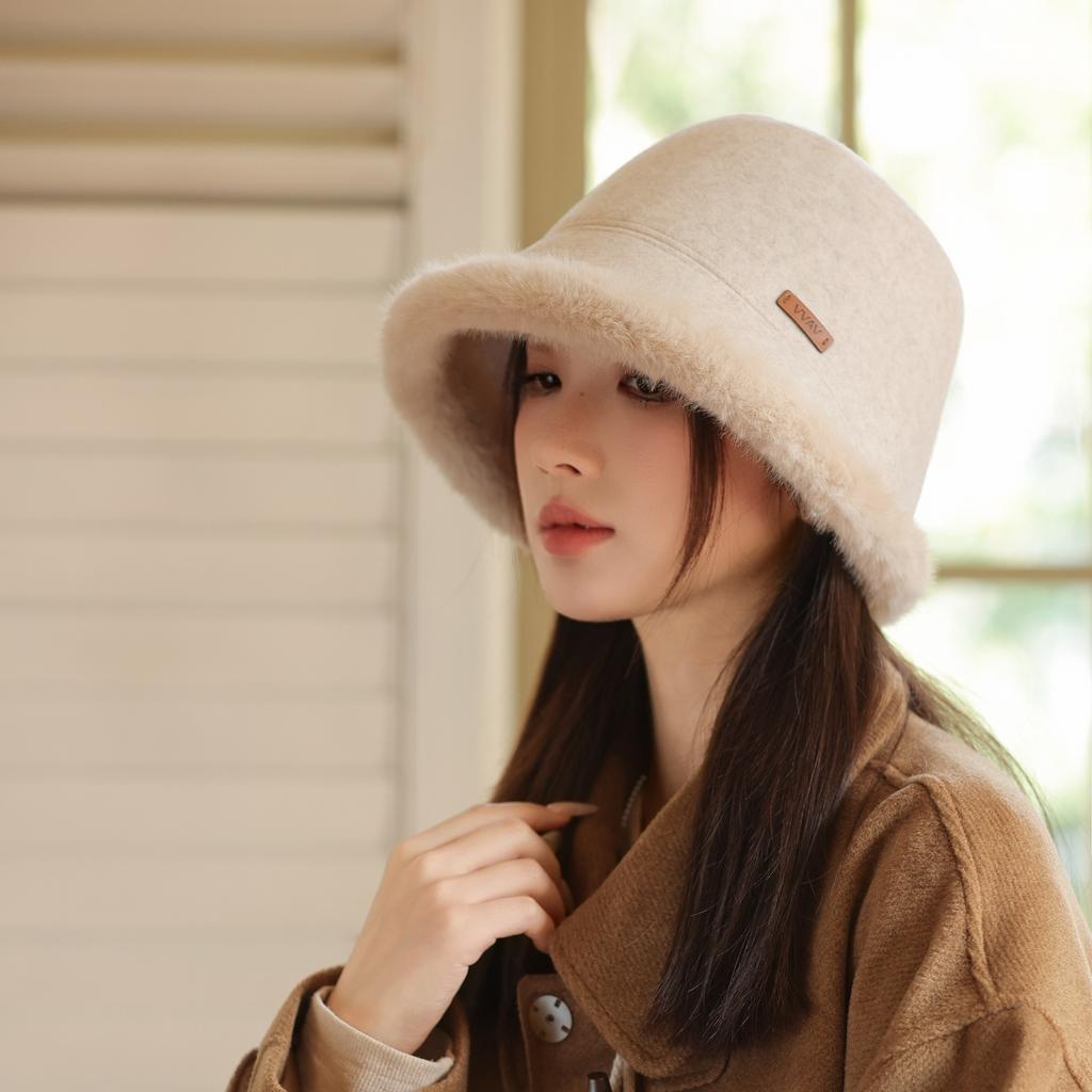 New Autumn and Winter Plush Fisherman Hat for Women Fashion Versatile Warm Basin Hat Showing Face Small Bucket Hat Temperament Bristle Hat