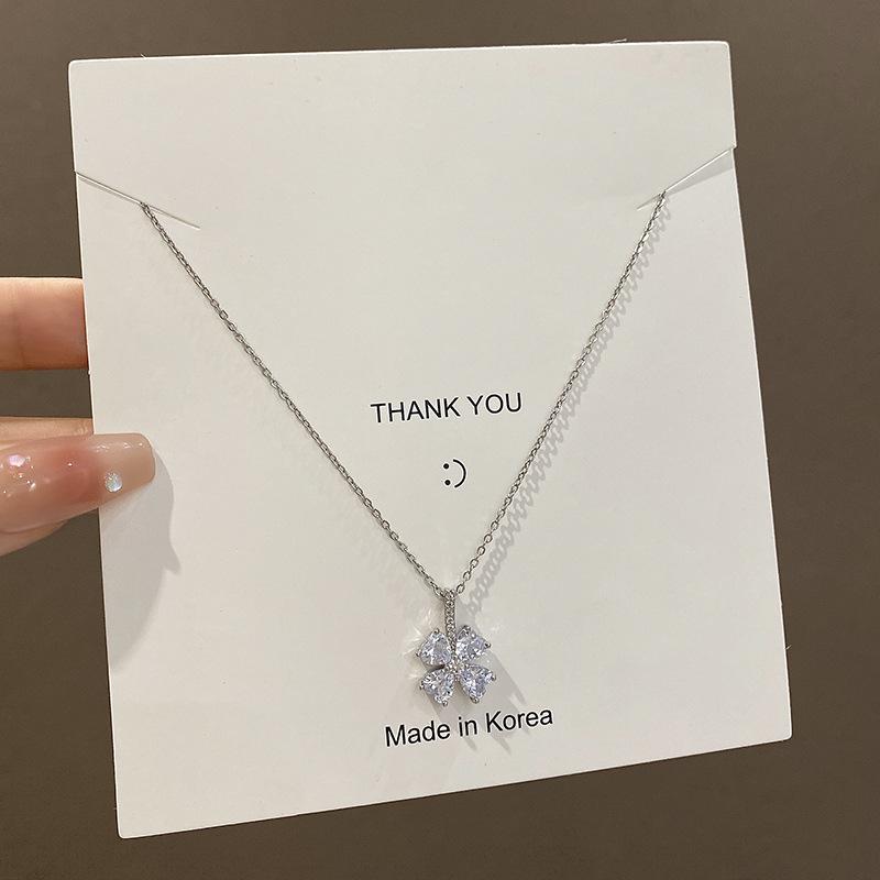 Titanium steel necklace female lucky grass pendant ins cold wind explosion collarbone chain accessories