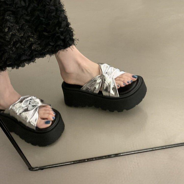Muffin Thick-soled Cool Slippers Women's Summer Wear 2025 New with Skirt High-end High-heeled Beach One-word Sandals
