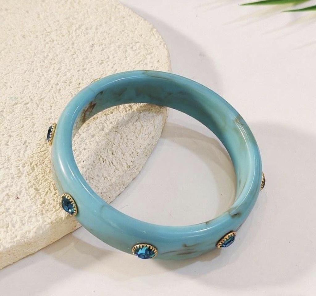 Elegante Bracciale Aperto Geometrico in Acrilico - Braccialetto Versatile di Alta Gamma per Donna