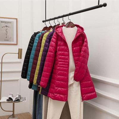 Casaco Feminino de Comprimento Médio com Capuz e Penas Leves - Casaco Fino Modelador Plus Size para Outono/Inverno 2023