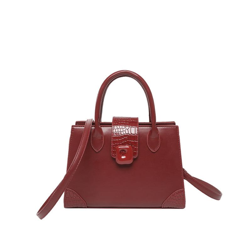 High-value fashion handbag 2025 spring new niche design versatile ins shoulder messenger bag small square bag