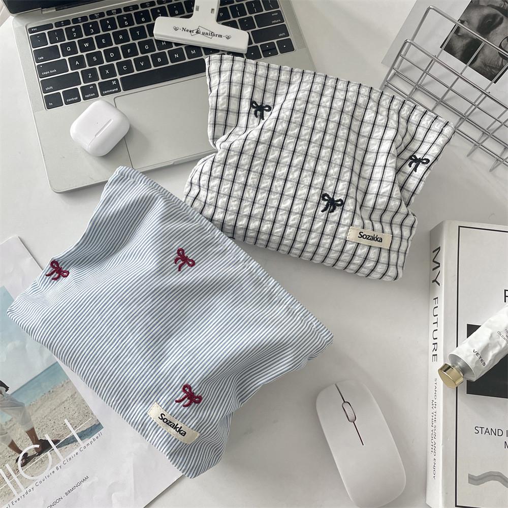 Fashionable Embroidered Plaid Makeup Bag For Women With Cotton Lining For Home Storage