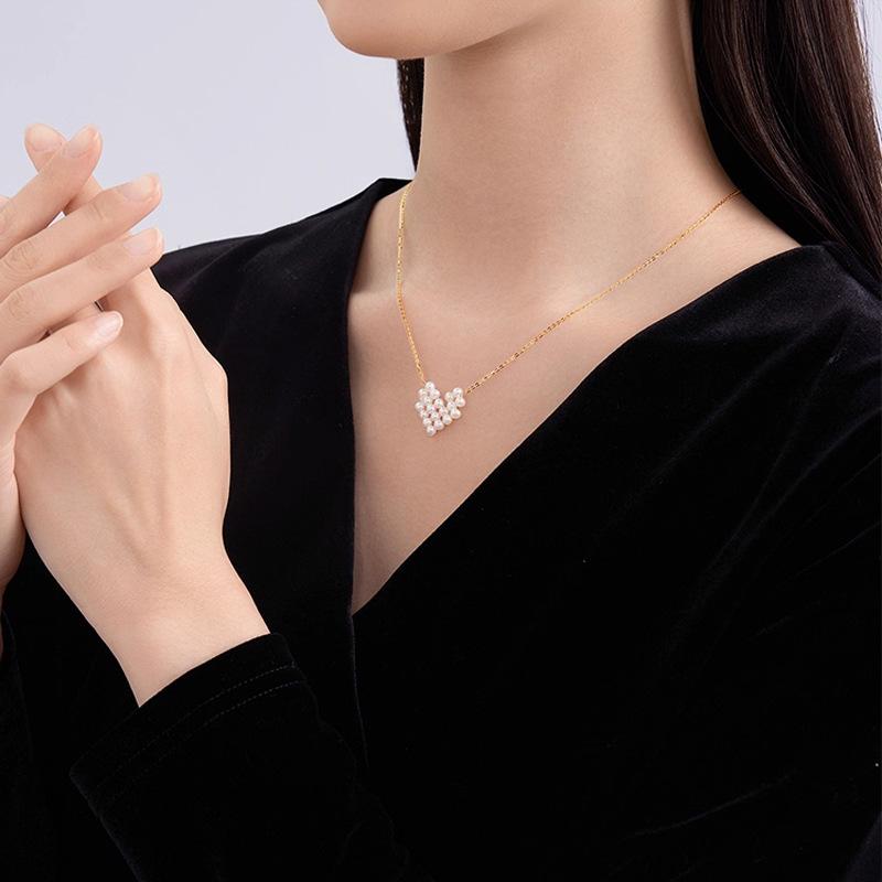 Zhuji Hand-Woven Freshwater Pearl Heart Pendant Necklace 3-4mm (Near-Flawless Round Aurora)