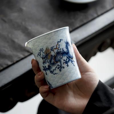 200ML White Porcelain Metal Inlay Blue and White Dragon Tea Fair Cup High End Tea Set Accessories Tea Dispenser Chahai