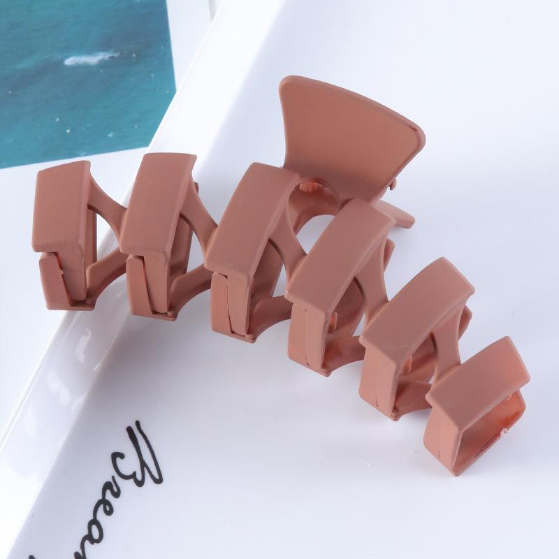 

Большая заколка для волос в форме акулы для женщин, винтажная заколка для волос с хвостиком, толстая заколка для волос в виде краба, аксессуары для волос 11cm коричневый