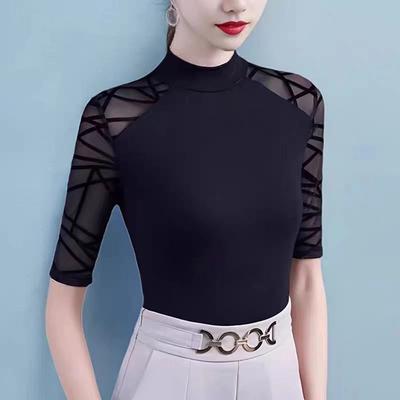 T-shirt z rękawem pięć punktów Damski ażurowy czarny dopasowany T-shirt Półwysoki dekolt Modny wszechstronny top