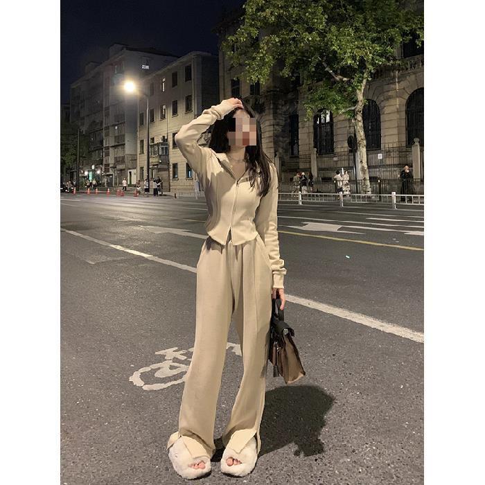 

Женский спортивный костюм с капюшоном в корейском стиле - Модный комплект-двойка с облегающими брюками и шикарным пальто M