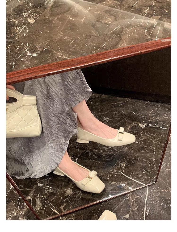 French temperament gentle square head metal buckle bow thick heel commuting versatile light mouth red gentle single shoes women's autumn