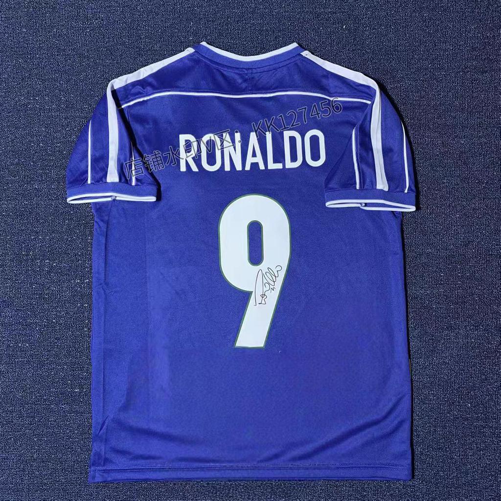 Podepsané retro fotbalové dresy: Real Madrid, Barcelona, Argentina, Portugalsko, Arsenal, Chelsea, Inter Milán, Manchester City Edice.
