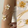 Boho Chic Weißes Blumen Armreif Armband für Damen Verstellbar Goldfarben Spiral Oberarmreif Sommer Strandparty Schmuck