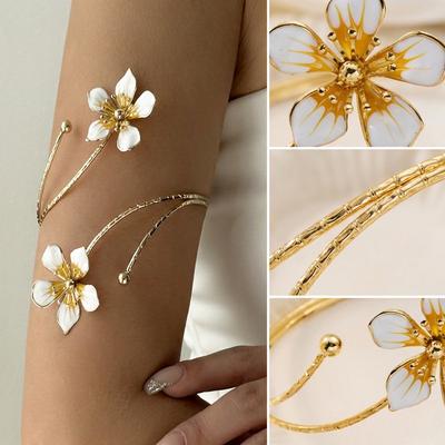 Boho Chic White Flower Arm Cuff Bangle Bracelet for Women Adjustable Gold Color Spiral Upper Armlet Summer Beach Party Jewelry