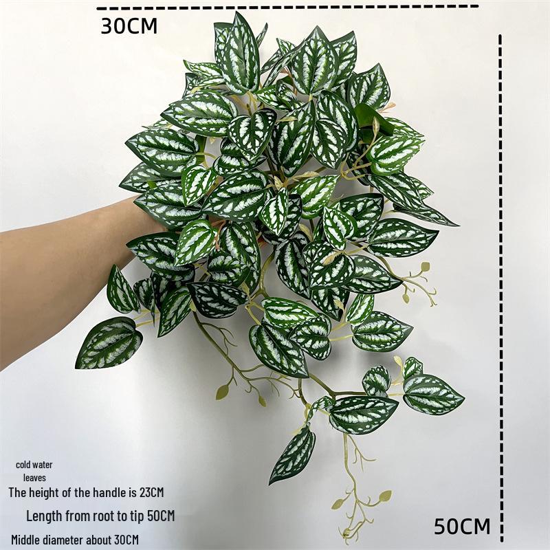 Wandmontierte Monstera-Ranke für die Innendekoration: Hängende Efeutute und laminierte grüne Zweige
