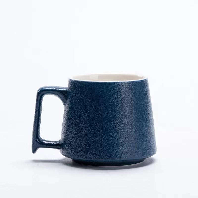 Hochwertiger matter Keramikbecher - Kaffeetasse mit großem Fassungsvermögen für Zuhause oder Büro, Option für individuelles Logo