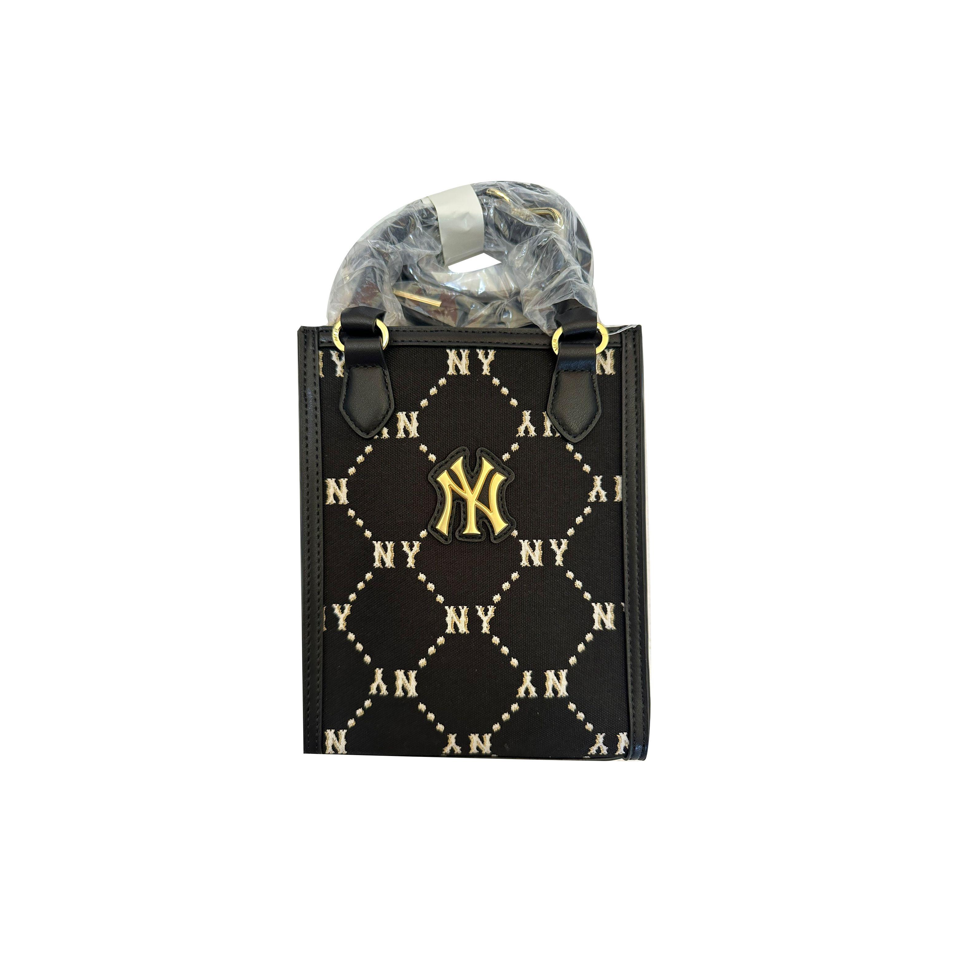 

MLB Logo Full Mark PVC Tote Bag Shopping Bag Shoulder Crossbody Handbag Mini Unisex Tote Bags Black Gold 7ACRMD34NGP001-50BKS Black Gold