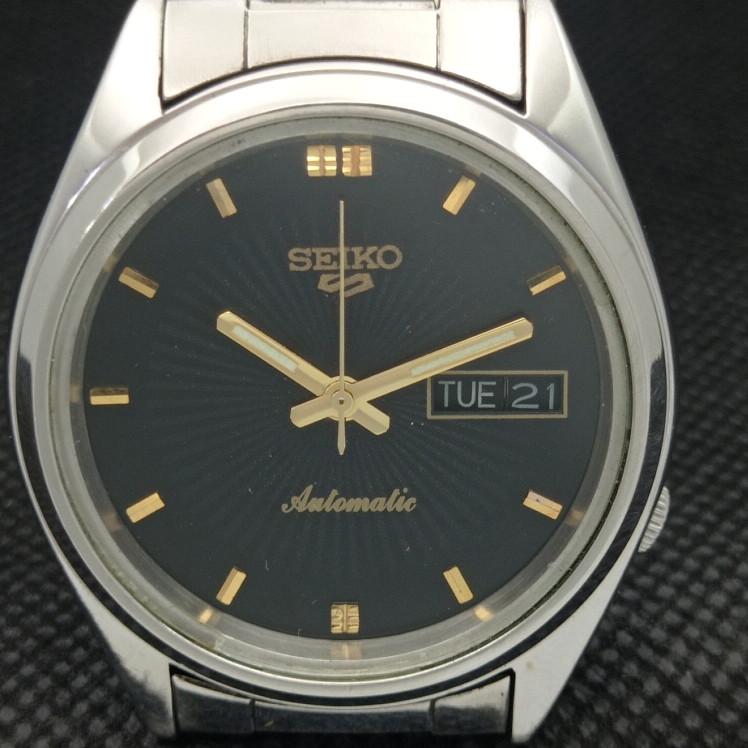USED VINTAGE SEIKO 5 AUTOMATIC JAPAN MENS DAY/DATE BLACK WATCH 608g-a316347-9 SKU608g-a316347