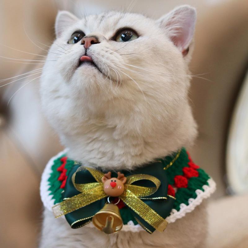 Festive Santa Claus Wool Knitted Pet Collar with Bells and Reindeer Scarf for Cats and Dogs