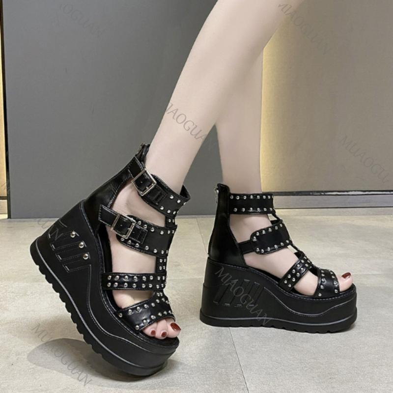 

Fashion Women Peep Toe Black Sandals Ladies Summer Casual Sexy Rivets Design Thick Heels Shoes Ankle Buckle Footwears 35 чорний