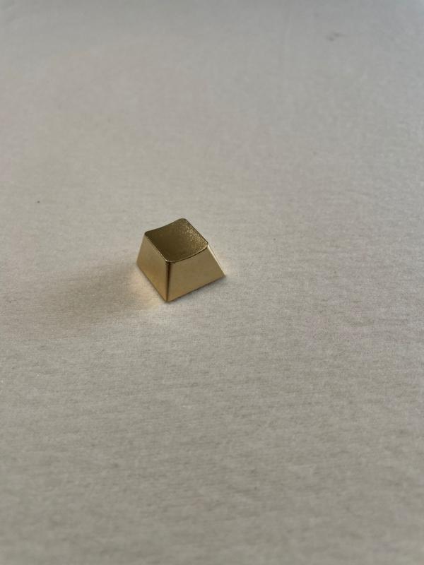 Elegant Zinc Alloy Keycap Matte Gold Finish For Mechanical Keyboards Enhances Typing