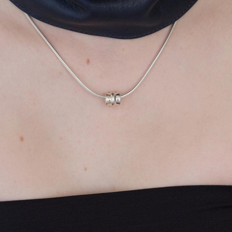 ALL LEFT Ro Necklace