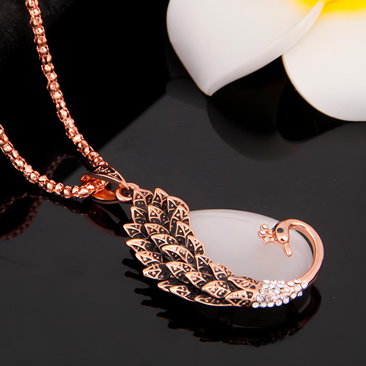 

Высококлассное ретро колье «кошачий глаз»: Универсальная цепочка-кулон с павлином для женщин