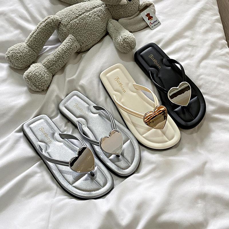 

New women s spring and summer flip-flops peach heart simple versatile outdoor beach shoes girls fashion with cool slippers 36-37 срібний