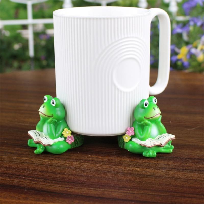 Pack of 3 Small Frogs Statues Ornaments for Indoor and Outdoor Use as Pot Lifters and Decorative Planter Risers Feet