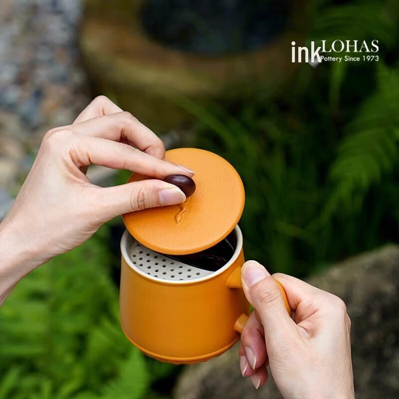 

LOHAS POTTERY Year of the Snake Zodiac Tea Cup with Lid and Filter