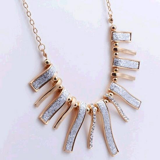 Women's Short Gothic Crystal Clavicle Necklace - Korean, European, and American Fashion