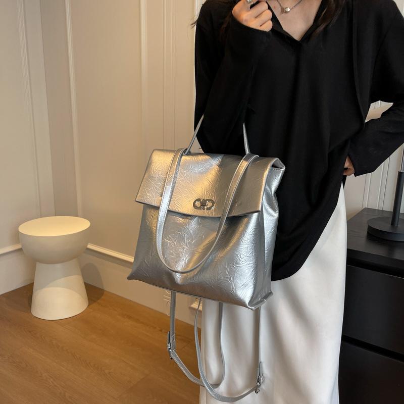 Casual soft surface large capacity women's backpack 2025 new popular versatile backpack travel bag schoolbag