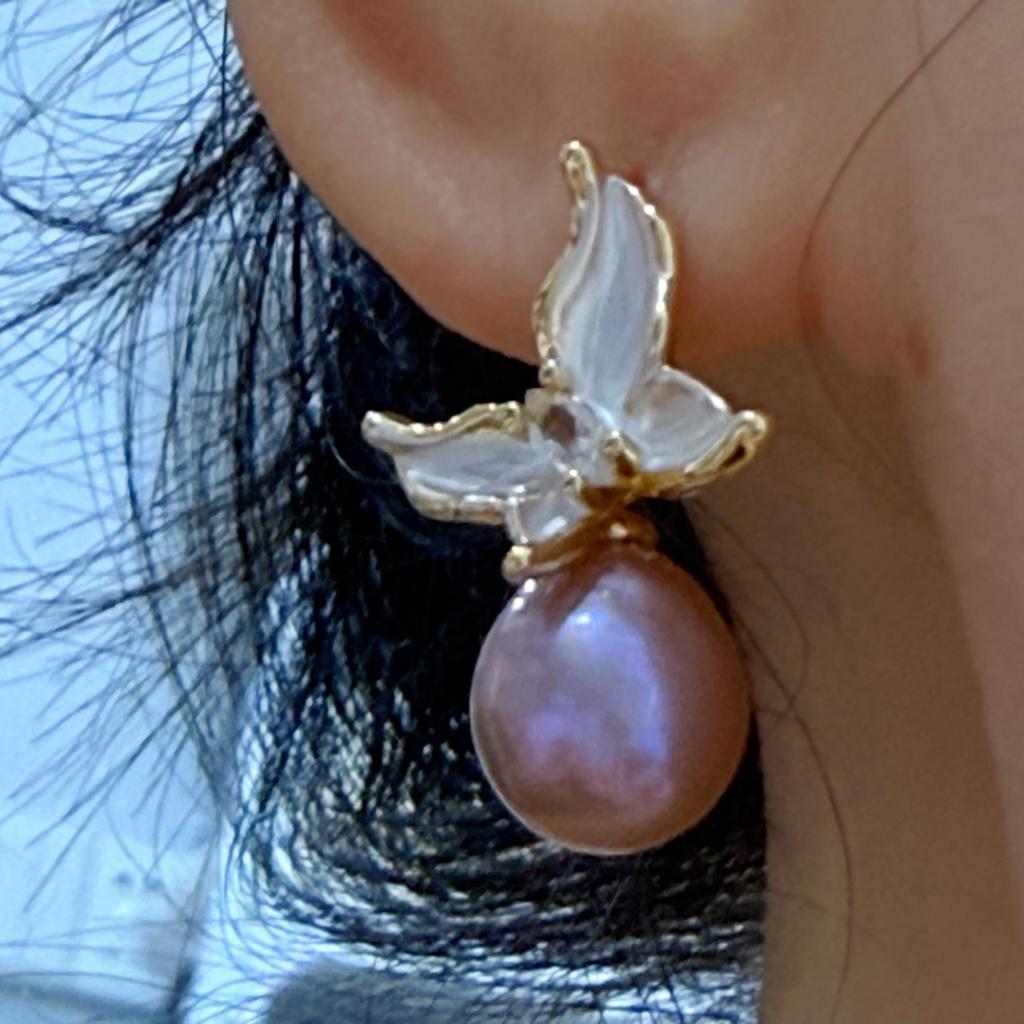 Dancing butterfly gentle French temperament sweet earrings female flower natural purple Edison pearl stud earrings