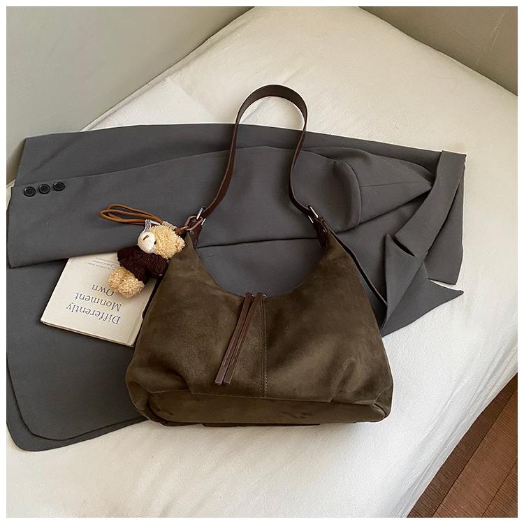 Large Capacity Bag Women's 2025 Autumn New Retro Shoulder Armpit Bag, Foreign Style Commuter Leisure Niche Tote Bag