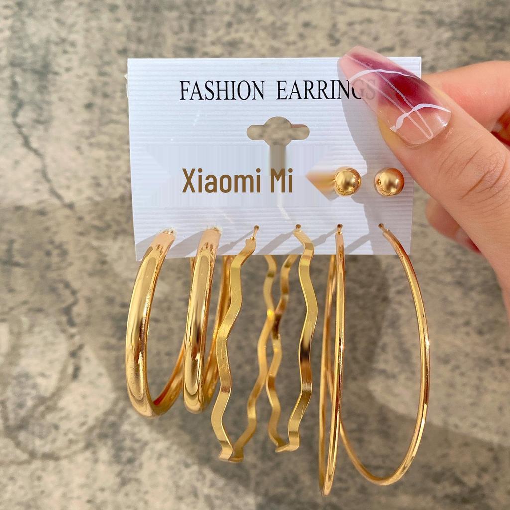 Creative Retro French Gold Pearl-Inlaid Earrings Set for Ladies