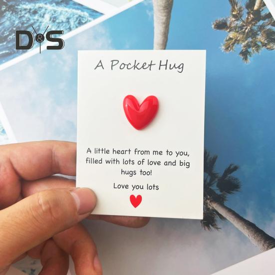 Pocket Hug Heart with Greeting Cards Long Distance Relationship Gift for Mom Wife Little Heart Pocket Hug Token for Valentine's Day Christmas