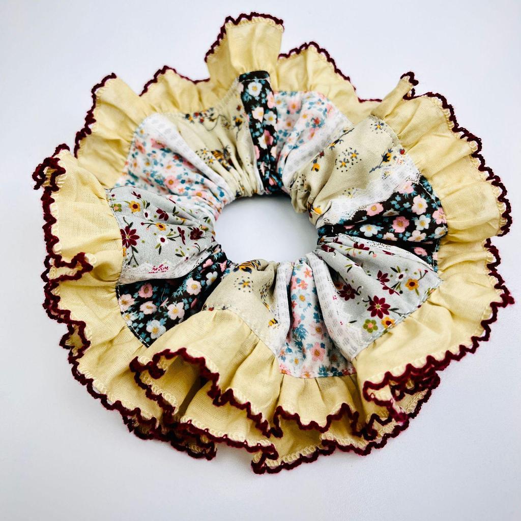 Korean Retro Floral Red Overlock Scrunchie - Elegant Hair Tie for Women