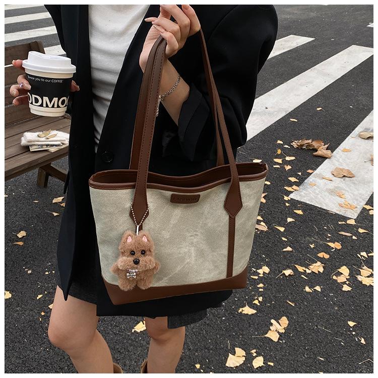 Spacious Faux Leather Bucket Tote Bag for Women Trendy Single Shoulder Commuter Handbag Fashionable Daily Purse