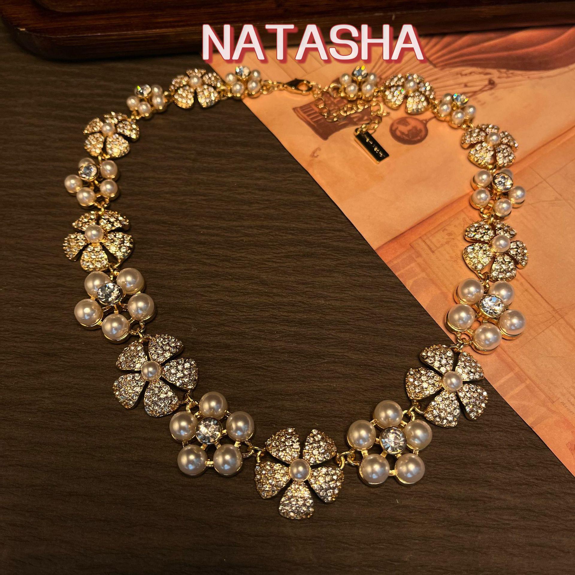 

Комплект винтажных серег и ожерелья из белого жемчуга и страз - Европейский и американский стиль