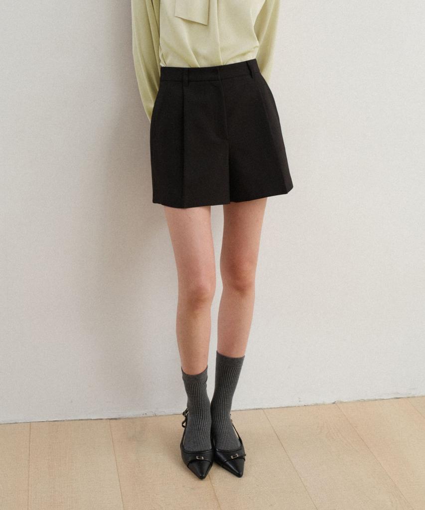 TOWAV Ceci Pintuck Shorts_Black