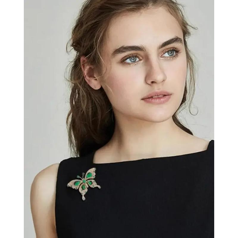 Retro Green Emerald Crystal Butterfly Brooches for Women Girls Elegant Badges Classic Lady Dress Suit Jewelry Accessories Gifts