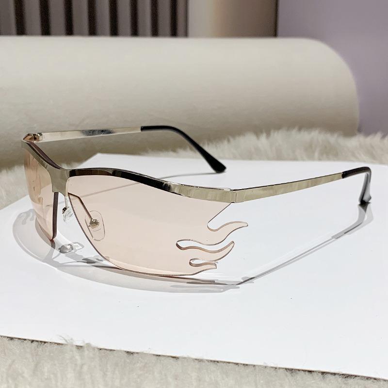 

Модные милые крутые солнцезащитные очки с персонализированными ретро-оправами в виде пламени