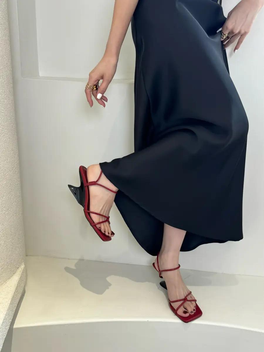 

Модні жіночі елегантні туфлі на високих підборах з відкритим носком і тонкими ремінцями на різних підошвах, розкішні дизайнерські босоніжки, жіноче взуття, сандалі 35 червоний