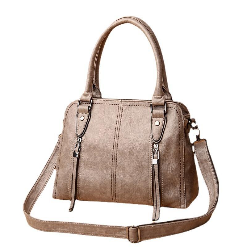 Large Capacity Commuter Tote Bag High Quality Leather Shoulder Locomotive Bag Retro Handbag Generation