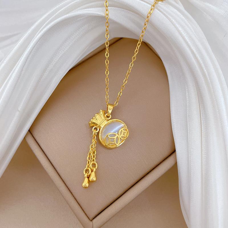 Stainless SteEL Chain Cat's-Eye Stone Lucky Bag Tassel Necklace Elegant Collarbone Jewelry for Women Dates and Parties