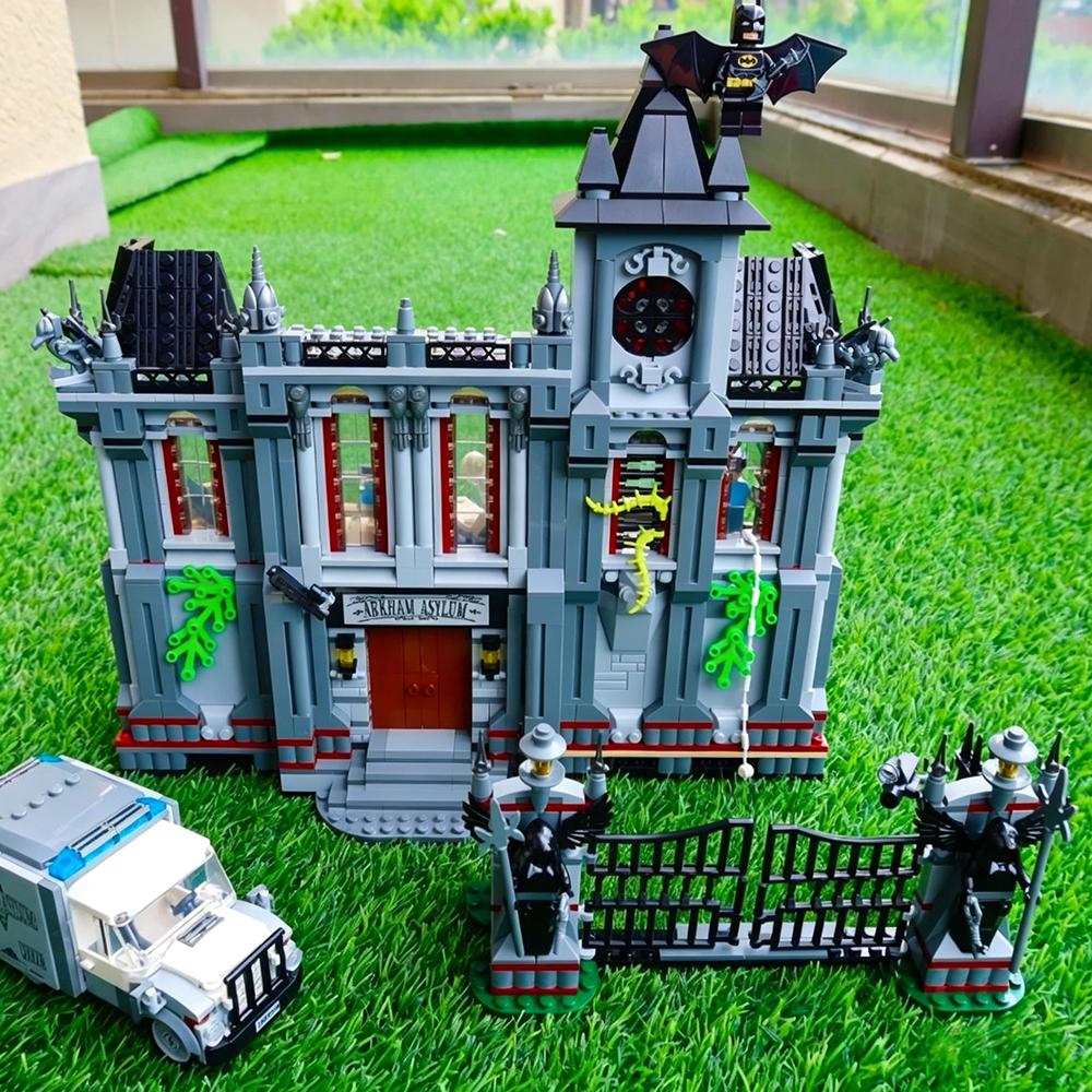 1619PCS MOC Arkham Asylum Building Block Set, DC Villains Gothic Architecture Castle Model, Display Decor for Adult Fans Kids