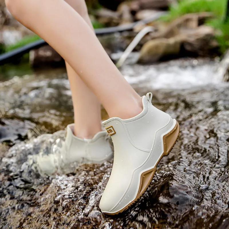 Trendy Outdoor Waterproof Anti Slip Durable Women's Rain Boots Four Seasons Work Shoes Wear-Resistant Rubber Shoes